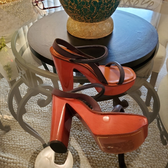 Sandals - Picture 4 of 5